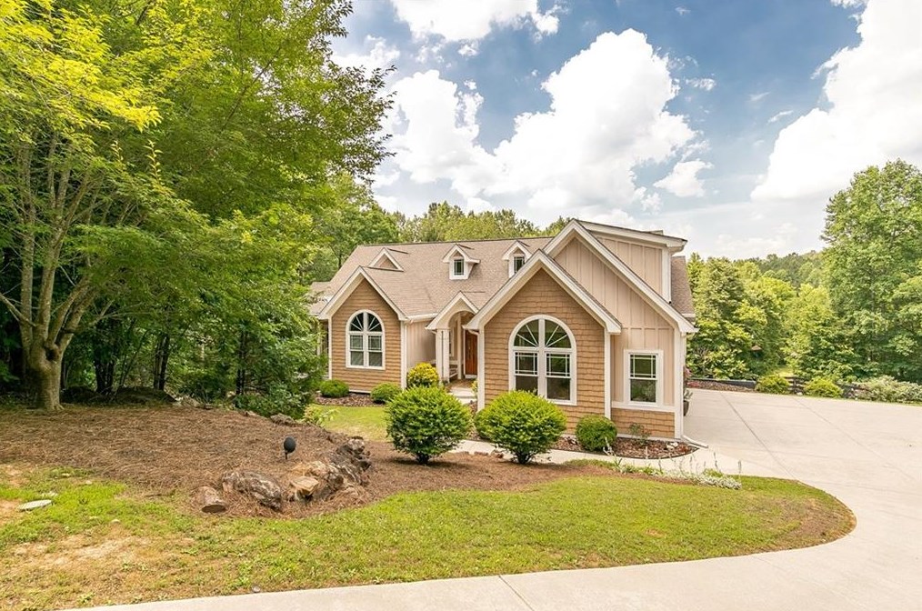 141 Preserve Pkwy, Ball Ground, GA 30107