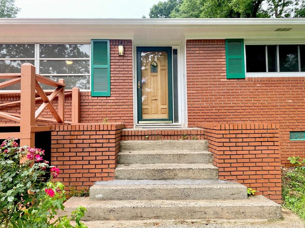3839 Brockton Pl, Decatur, GA 30032-1428