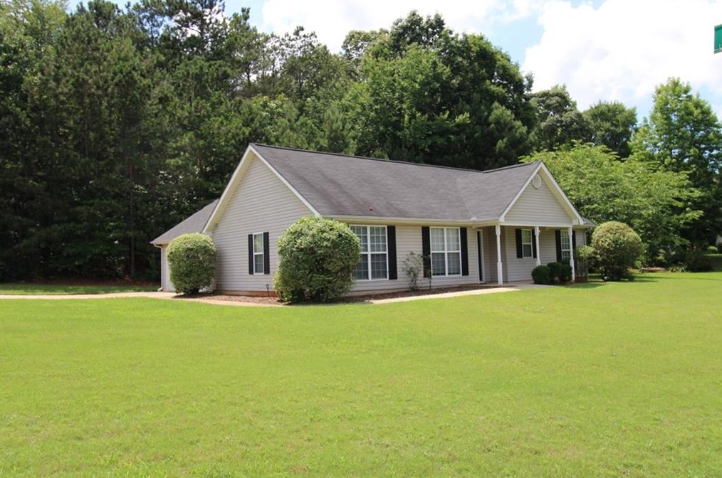 4901 Kensington Park Dr, Flowery Branch, GA 30542