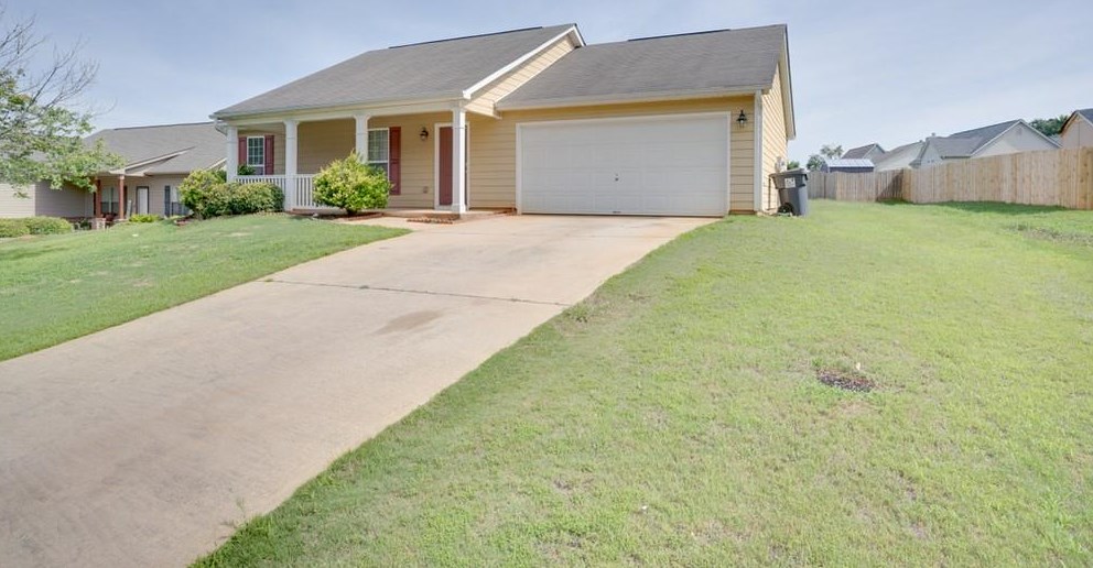 264 Stanebrook Ct, Jackson, GA 30233