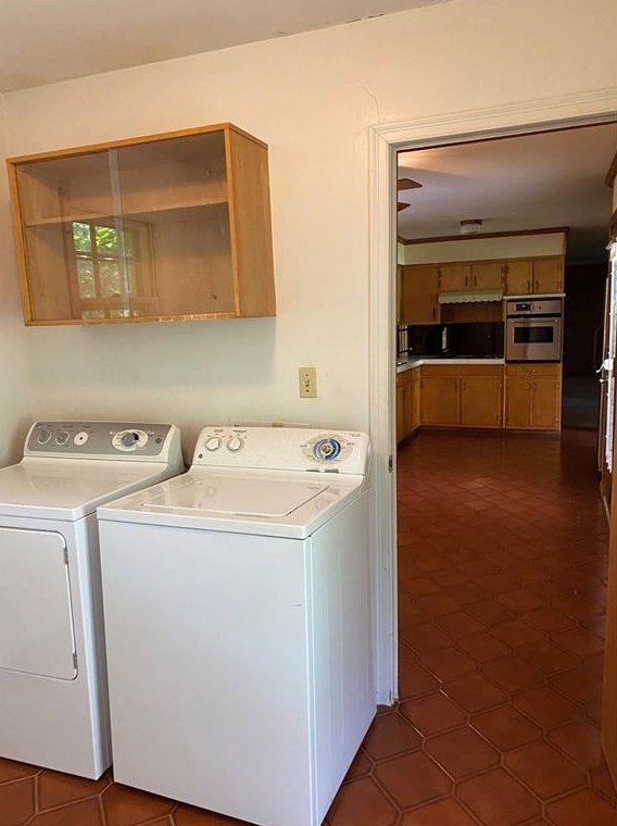 1678 Deerfield Cir, Decatur GA  30033-1429 exterior