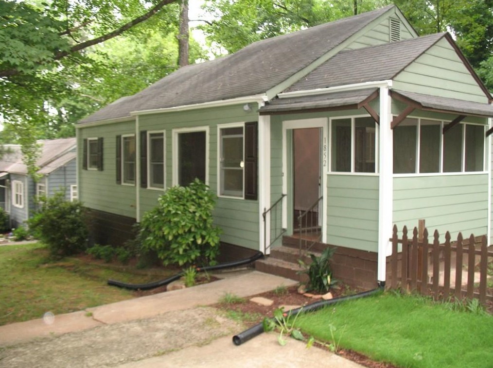 1852 Ridgeland Dr, Decatur GA  30032-4914 exterior