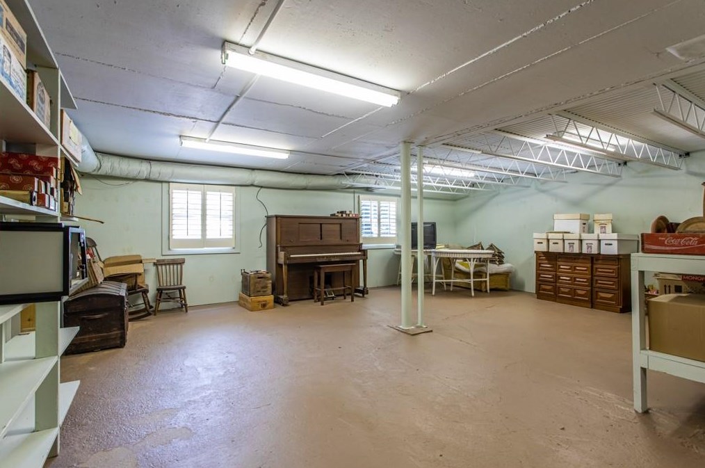 1364 Amanda Cir, Decatur GA  30033-1903 exterior