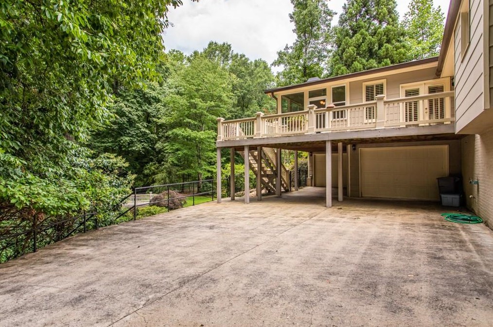 1364 Amanda Cir, Decatur GA  30033-1903 exterior