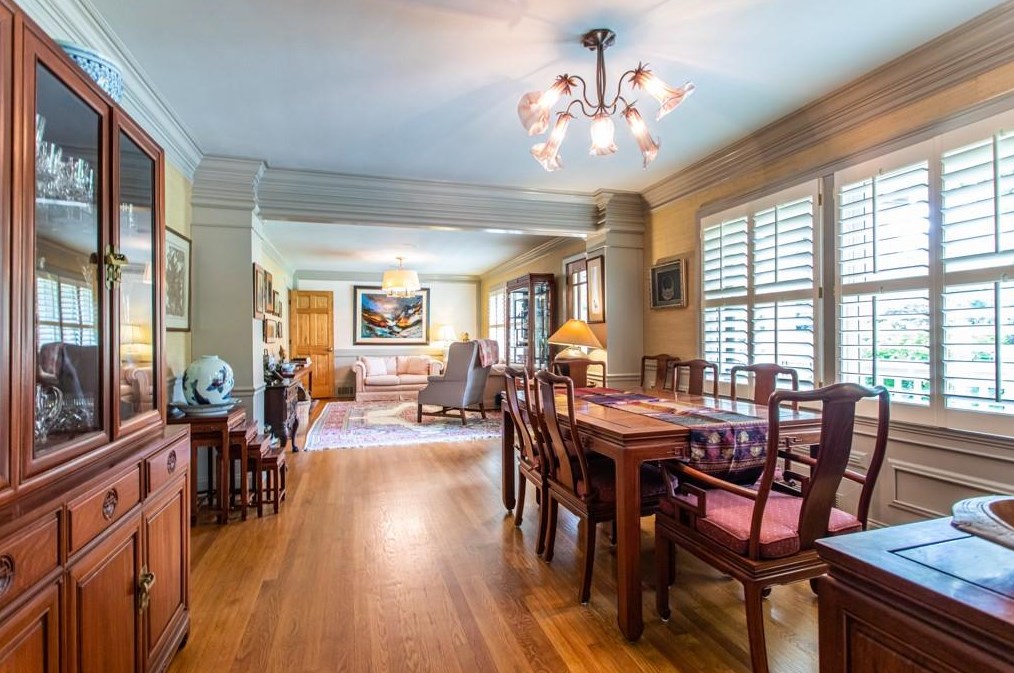 1364 Amanda Cir, Decatur GA  30033-1903 exterior