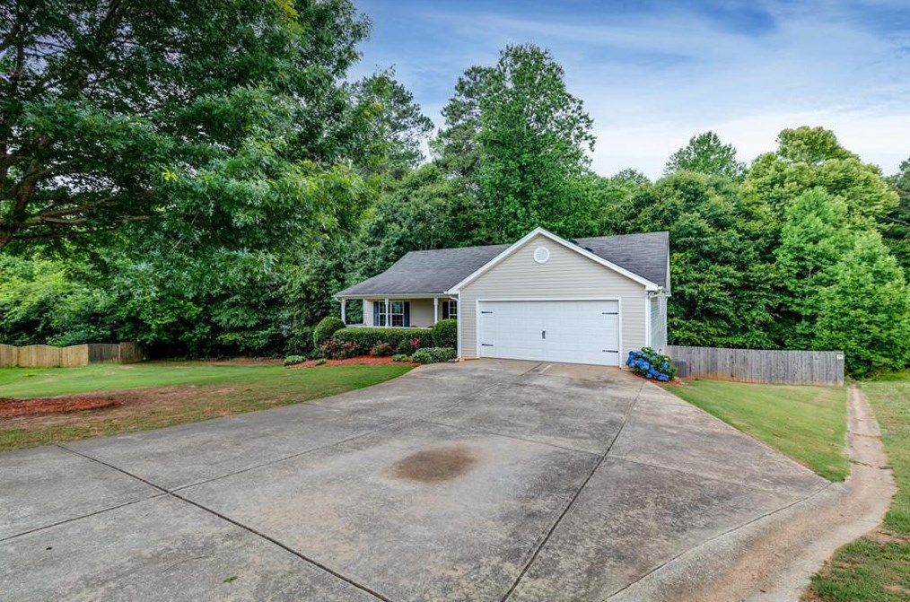 327 Ryan Dr, Auburn, GA 30011