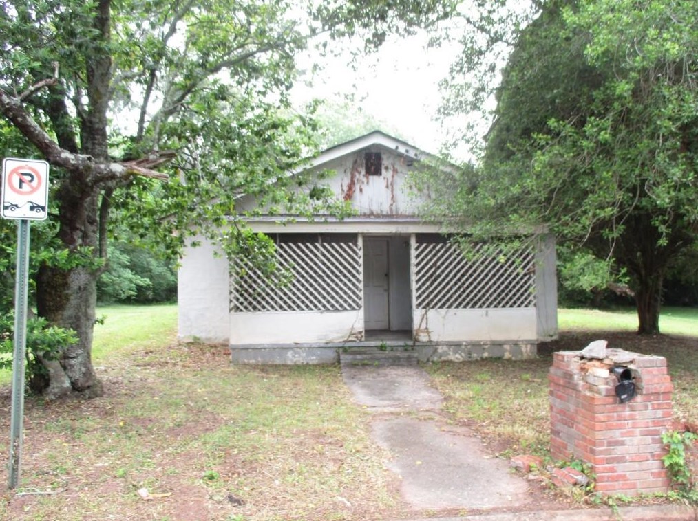 796 3rd St, Stone Mountain, GA 30083