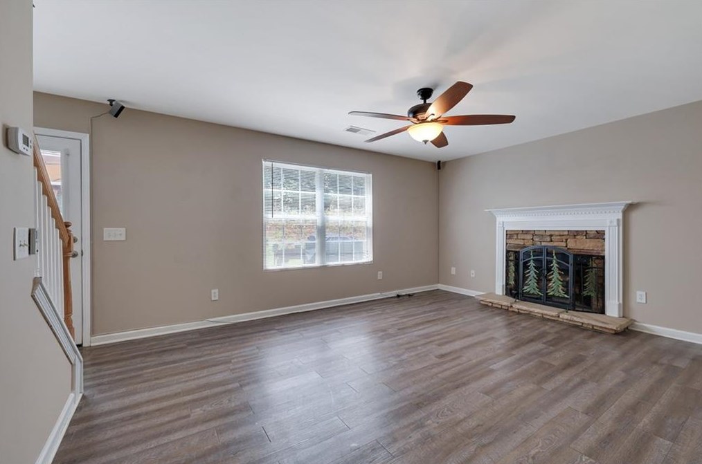 193 Pine Tree Dr, Dawsonville, GA 30534-8811