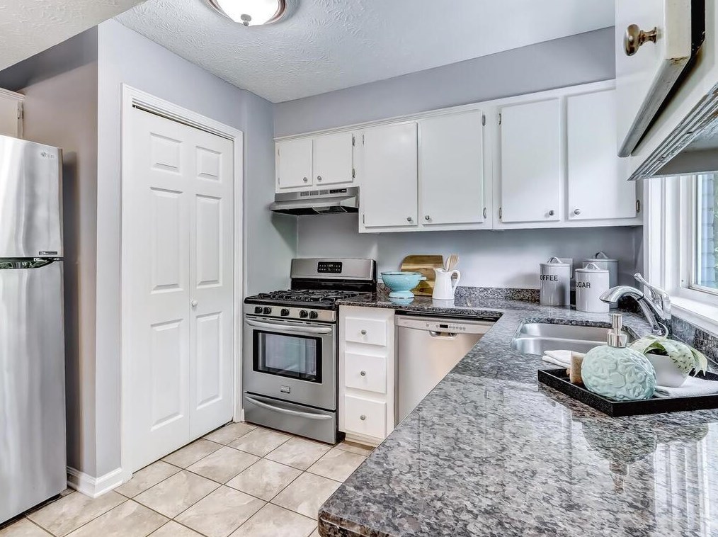 2417 Hillside Ave, Decatur GA  30032-4127 exterior