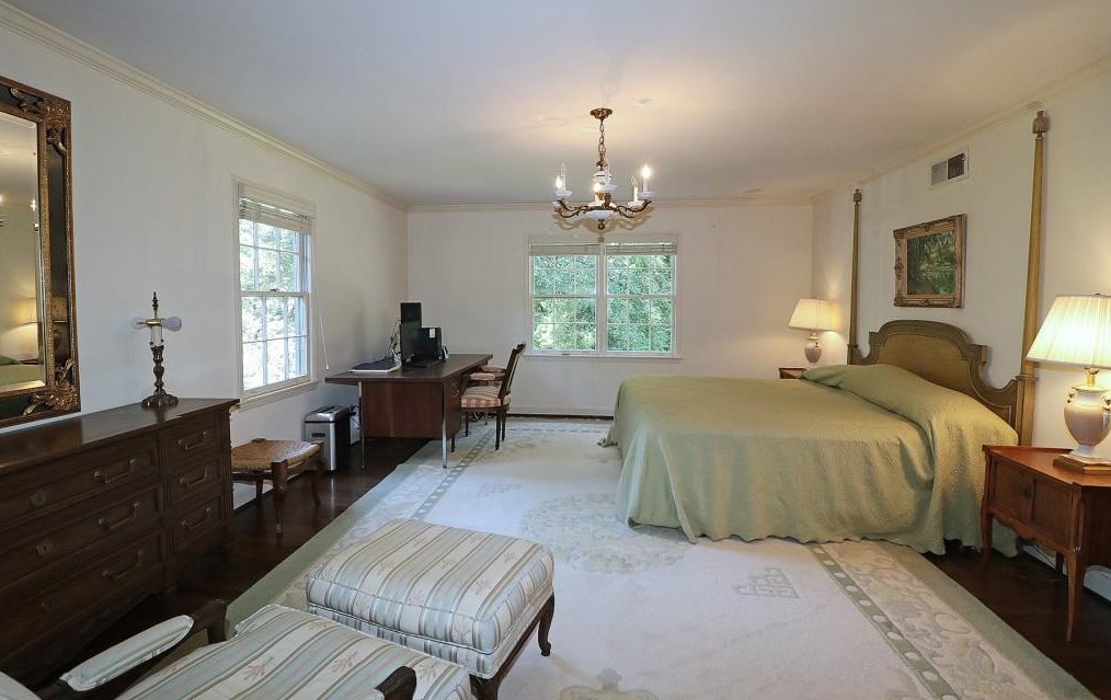 775 Weatherly Ln, Atlanta GA  30328-3651 exterior