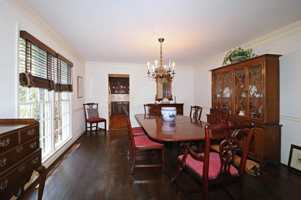 775 Weatherly Ln, Atlanta GA  30328-3651 exterior
