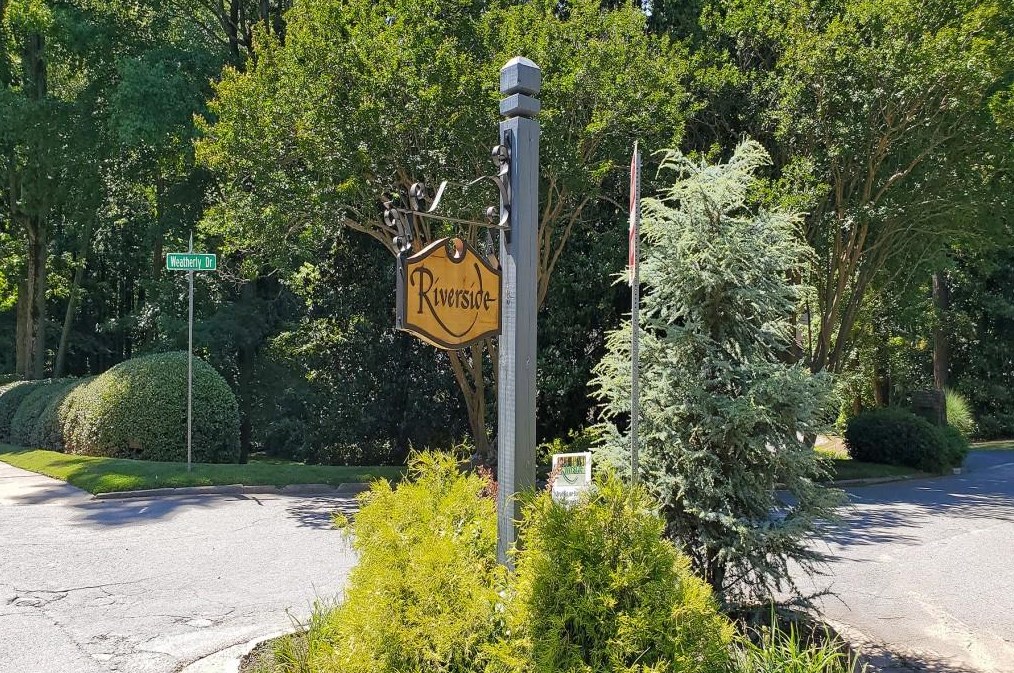 775 Weatherly Ln, Atlanta GA  30328-3651 exterior