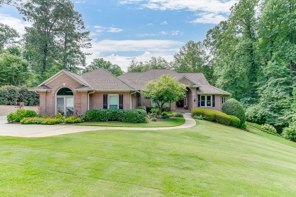 2001 Burgundy Dr, Braselton, GA 30517