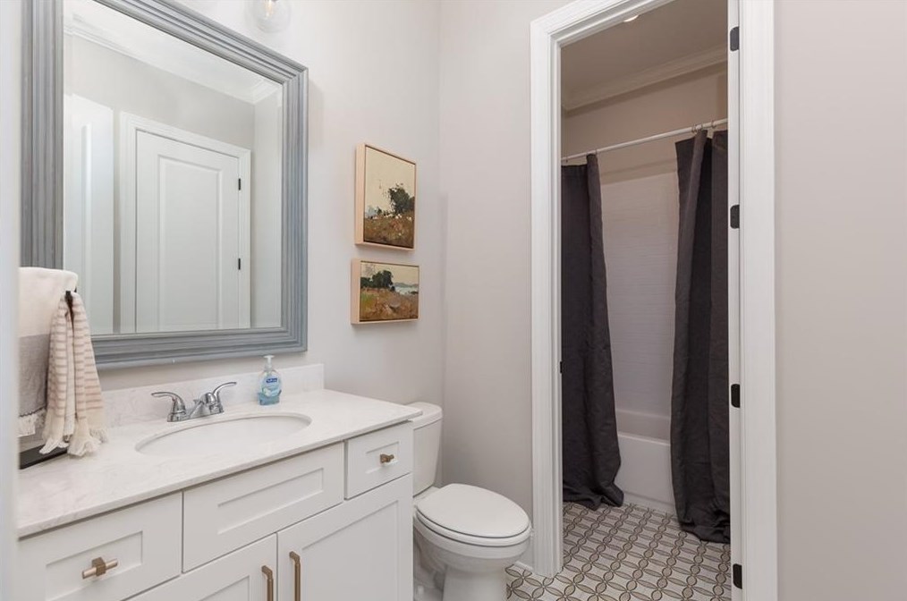 5711 Calm Valley Pt, Flowery Branch GA  30542-8403 exterior