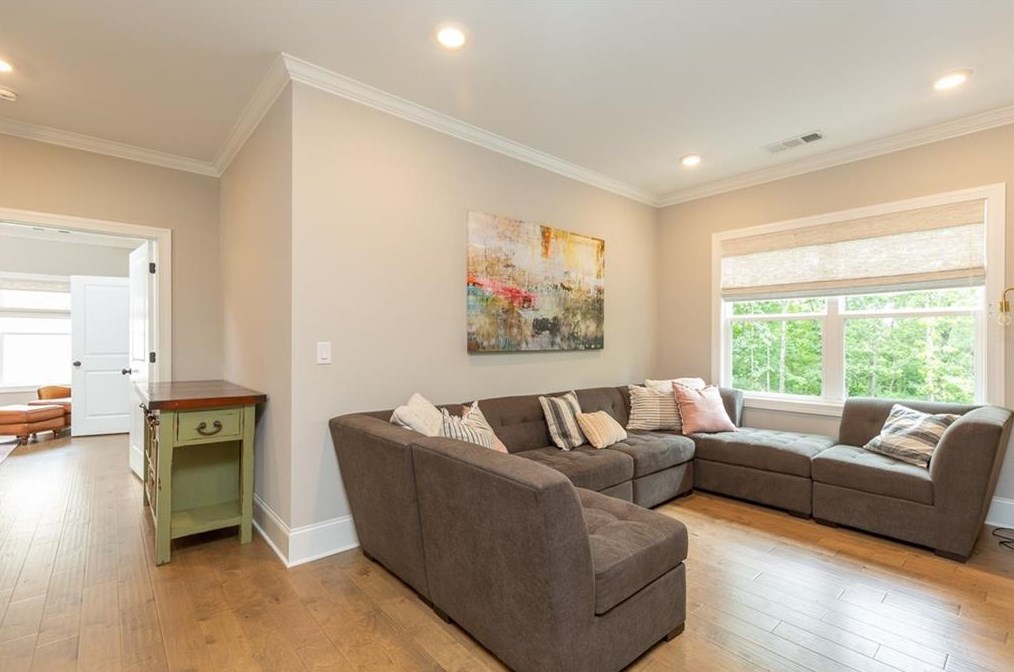5711 Calm Valley Pt, Flowery Branch GA  30542-8403 exterior