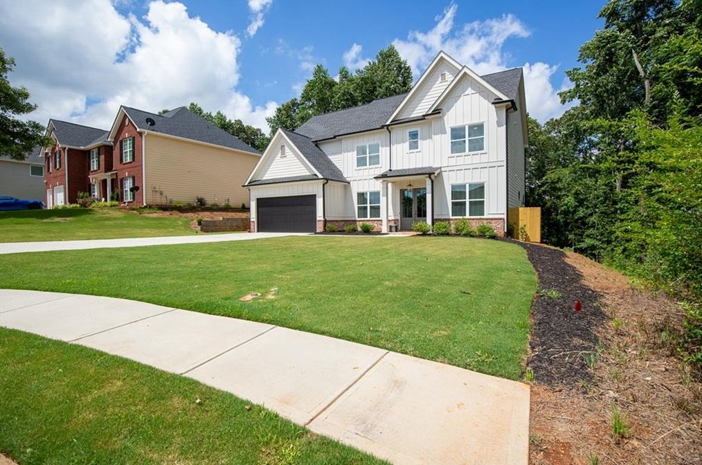 5711 Calm Valley Pt, Flowery Branch GA  30542-8403 exterior
