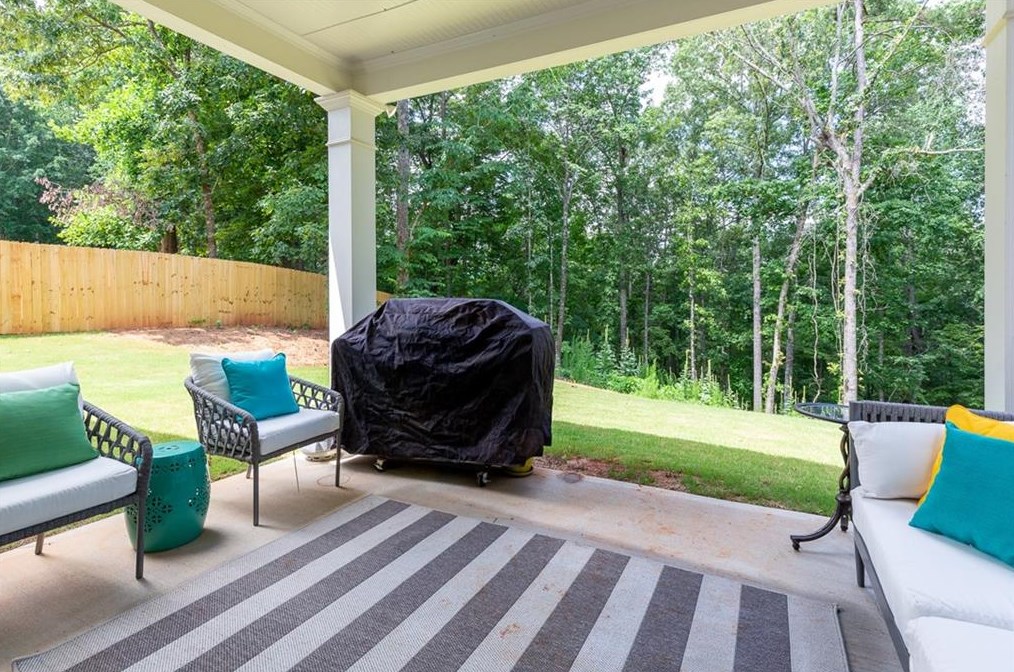 5711 Calm Valley Pt, Flowery Branch GA  30542-8403 exterior