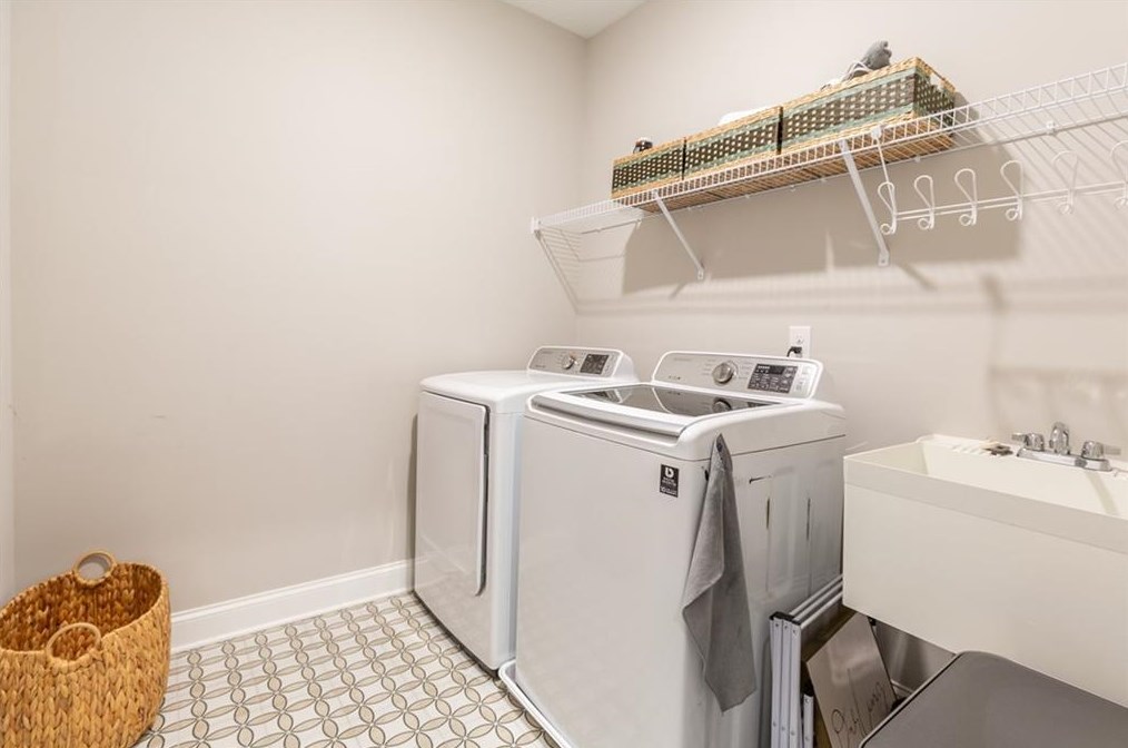 5711 Calm Valley Pt, Flowery Branch GA  30542-8403 exterior