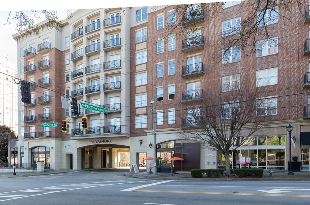2277 Peachtree Rd, Atlanta GA  30309-1168 exterior