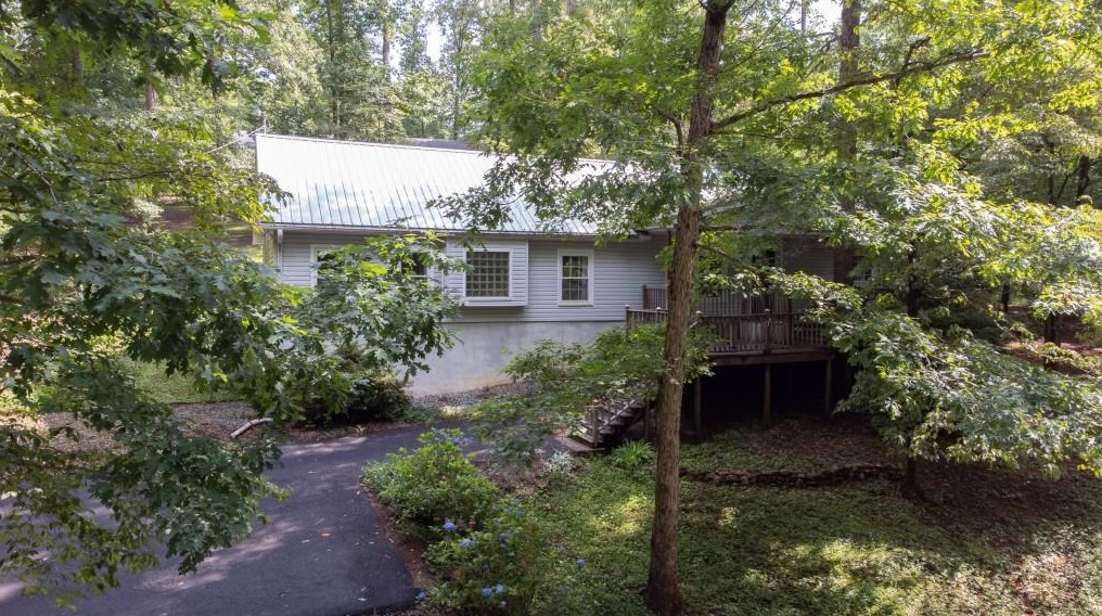 245 Price Ln, Dahlonega, GA 30533-5414