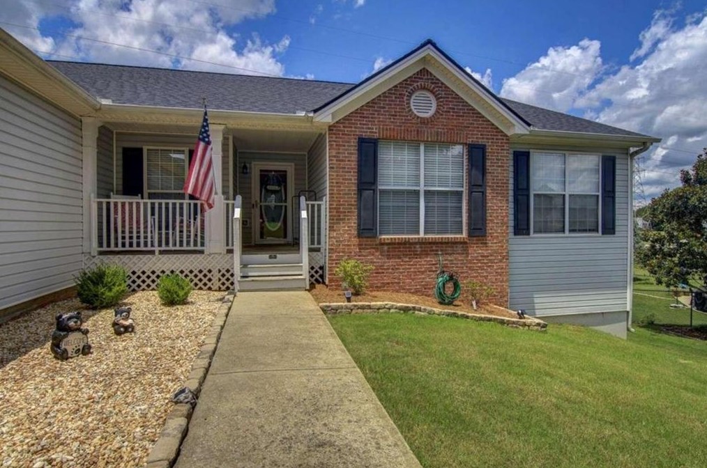 209 Bayou Ln, Winder, GA 30680-8505