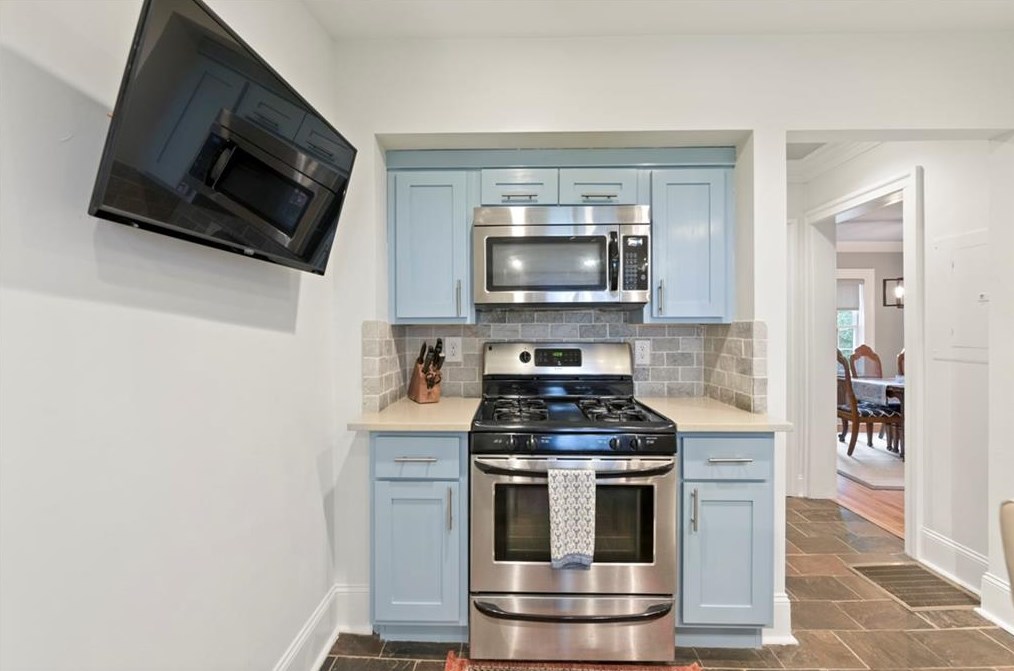 405 Rhomboid St, Atlanta GA  30318-2902 exterior