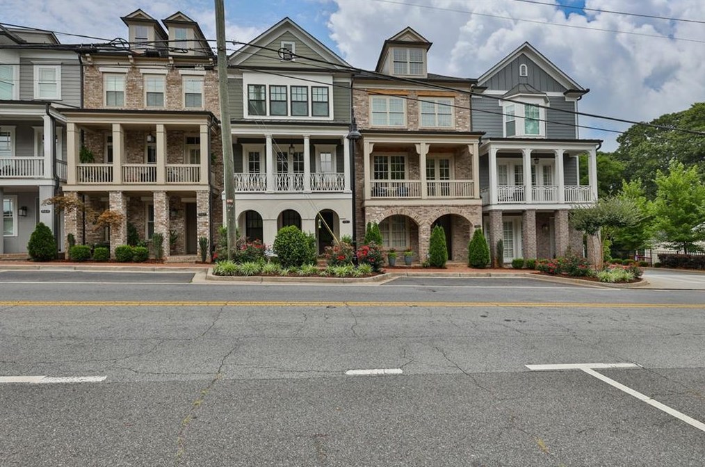 965 Forrest St, Roswell, GA 30075-4527