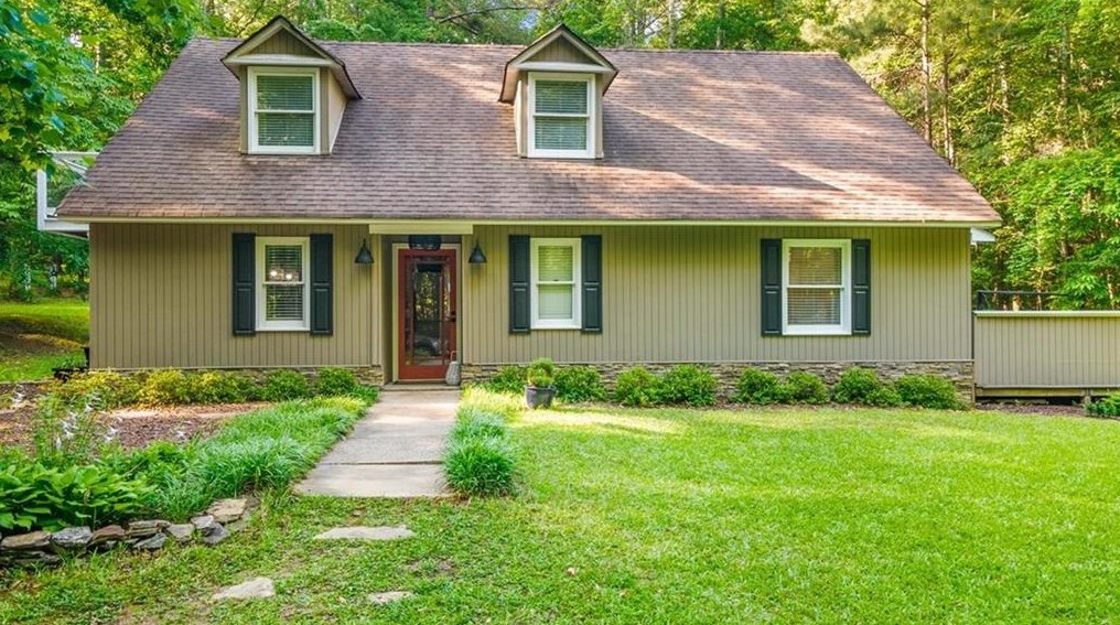 4980 Jones Rd, Fairburn, GA 30213-2044