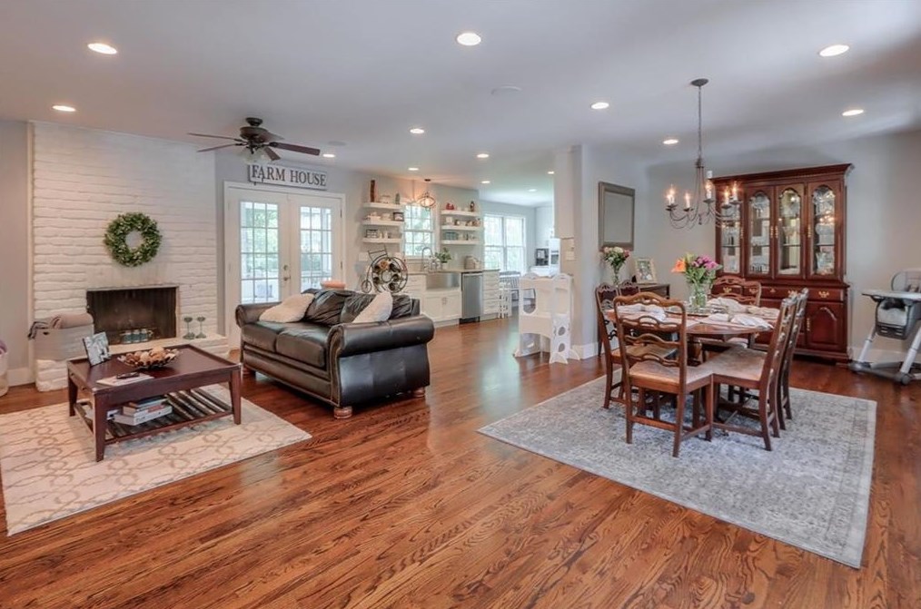 4646 Mountain Creek Dr, Roswell, GA 30075-4037