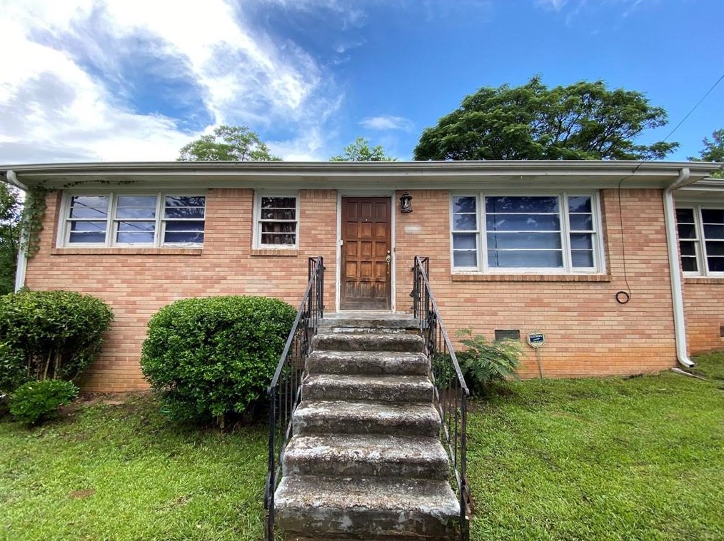 15 Pinehurst Dr, Stockbridge, GA 30281