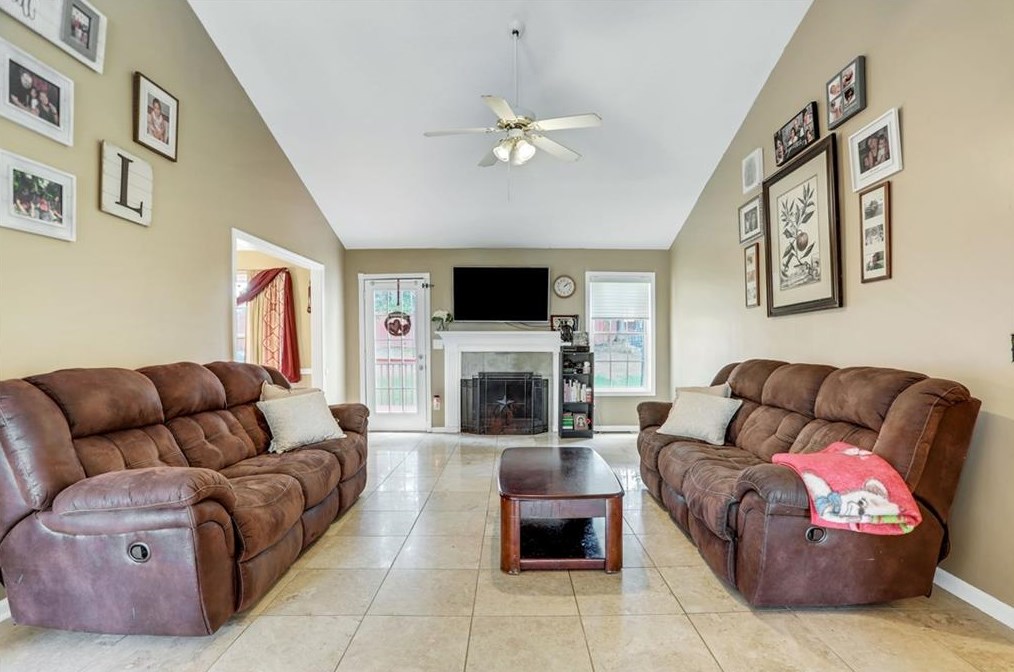 265 Cedarhurst Rd, Lawrenceville, GA 30045-8580