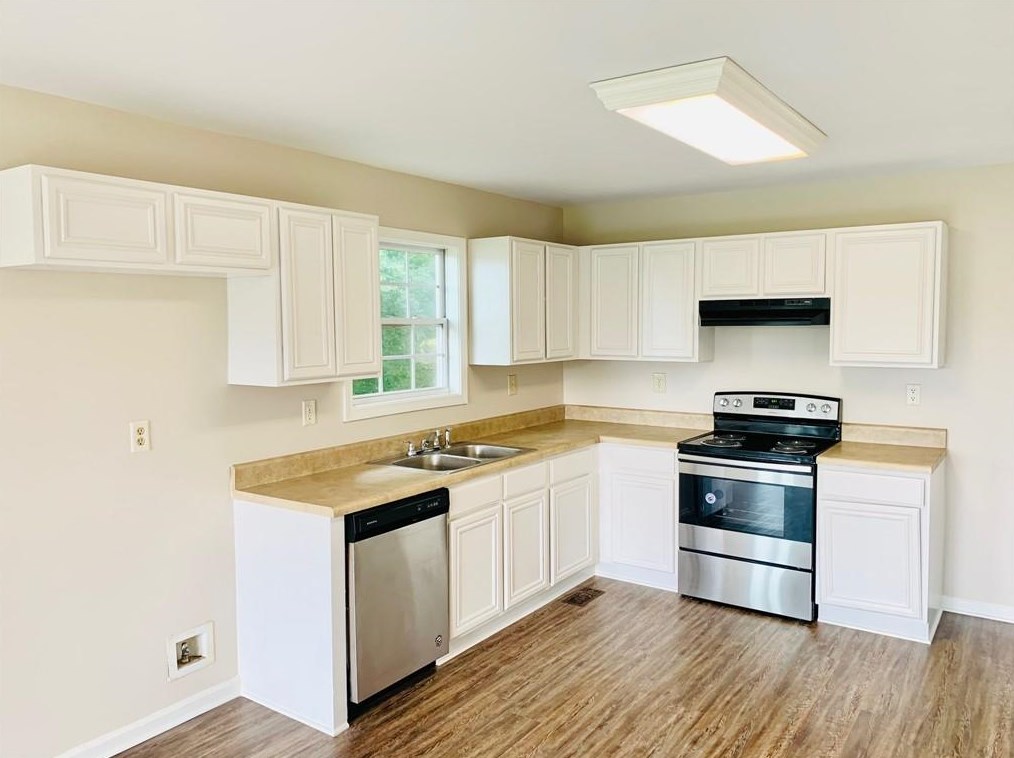 10 Wing Foot Ct, Euharlee, GA 30120-2591