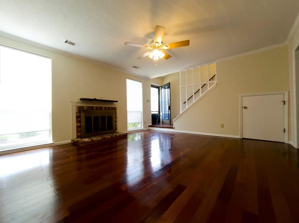 1061 Riverbend Club Dr, Atlanta GA  30339-2806 exterior