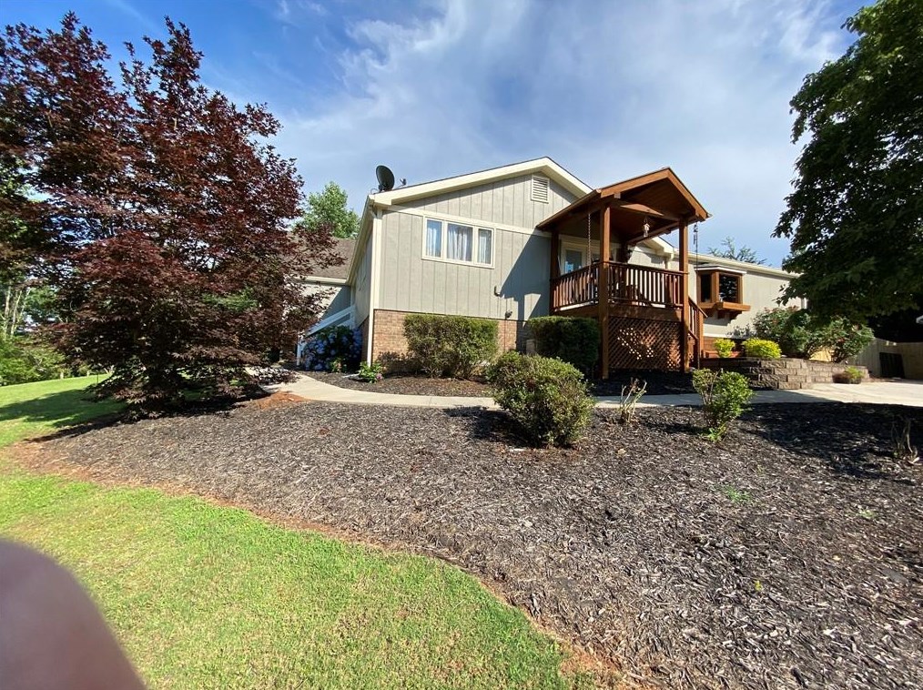 201 Hart Cir, Dallas GA  30132-3703 exterior