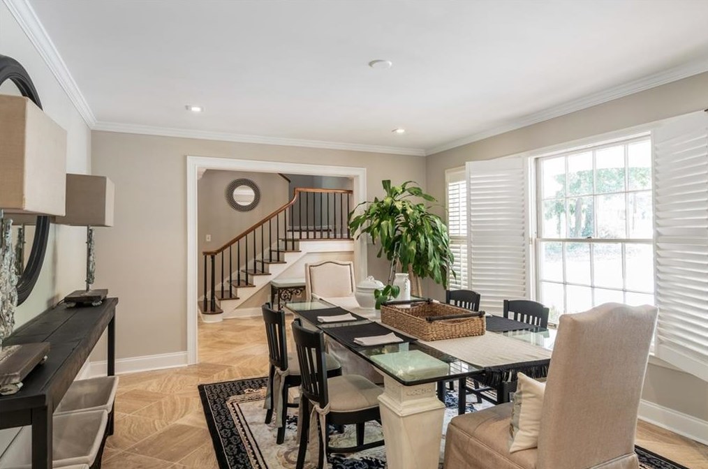 3435 Vly Rd, Atlanta GA  30305-1026 exterior