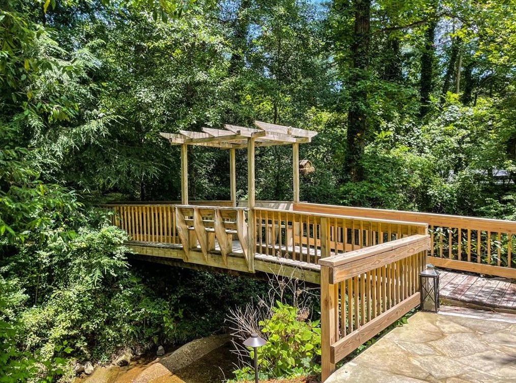 3435 Vly Rd, Atlanta GA  30305-1026 exterior