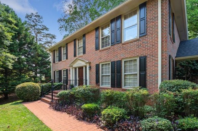 108 Woodlake Dr, Gainesville, GA 30506