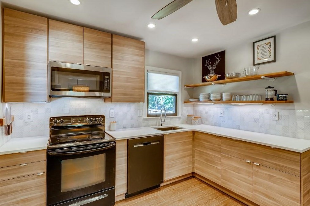 2996 Vine Cir, Decatur GA  30033-5107 exterior