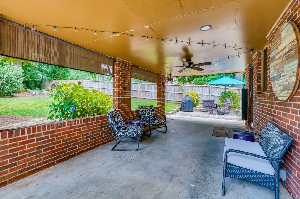 2996 Vine Cir, Decatur GA  30033-5107 exterior