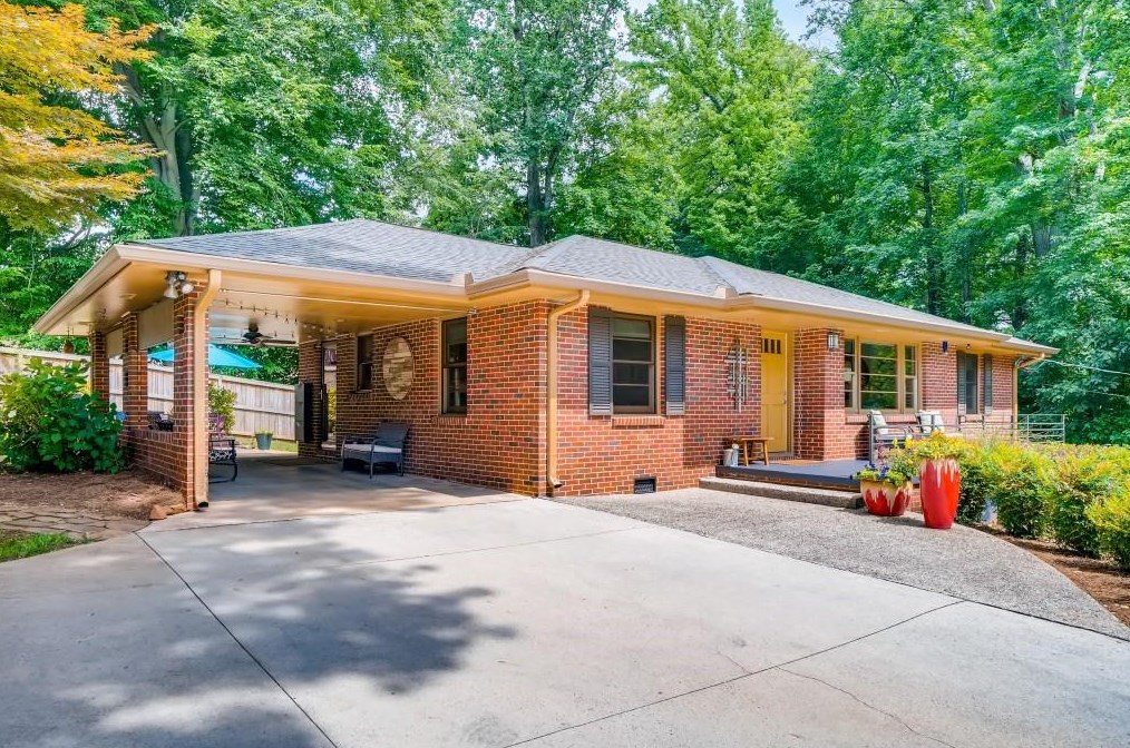 2996 Vine Cir, Decatur, GA 30033-5107