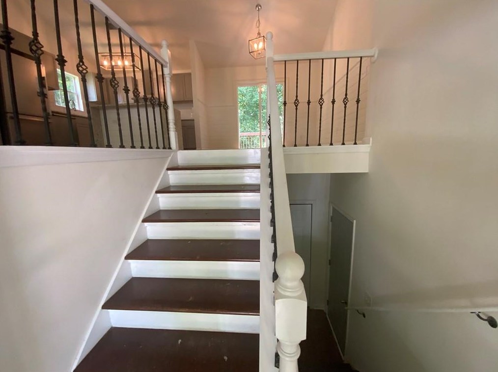 2017 Sandlake Dr, Atlanta GA  30331-8740 exterior