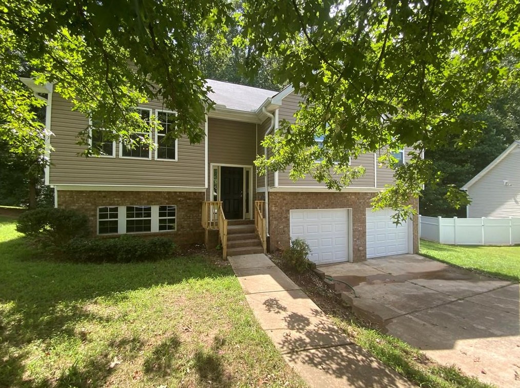 2017 Sandlake Dr, Atlanta GA  30331-8740 exterior
