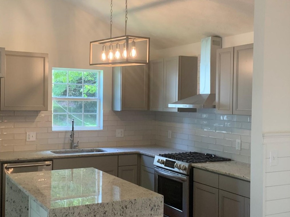 2017 Sandlake Dr, Atlanta GA  30331-8740 exterior