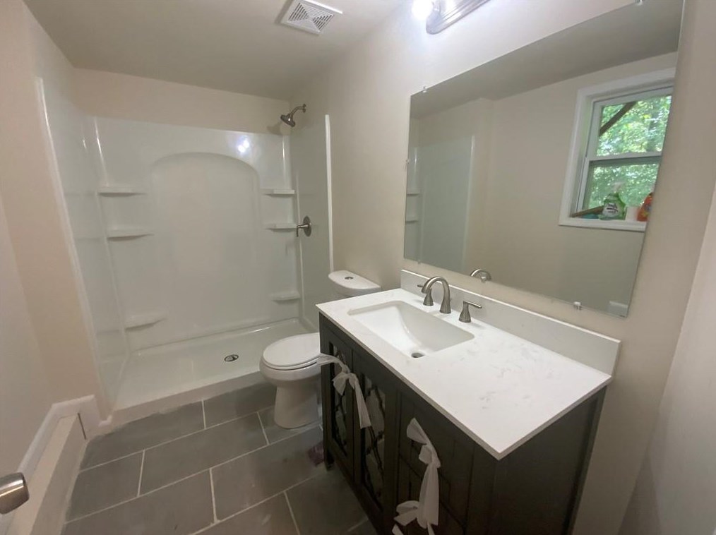 2017 Sandlake Dr, Atlanta GA  30331-8740 exterior
