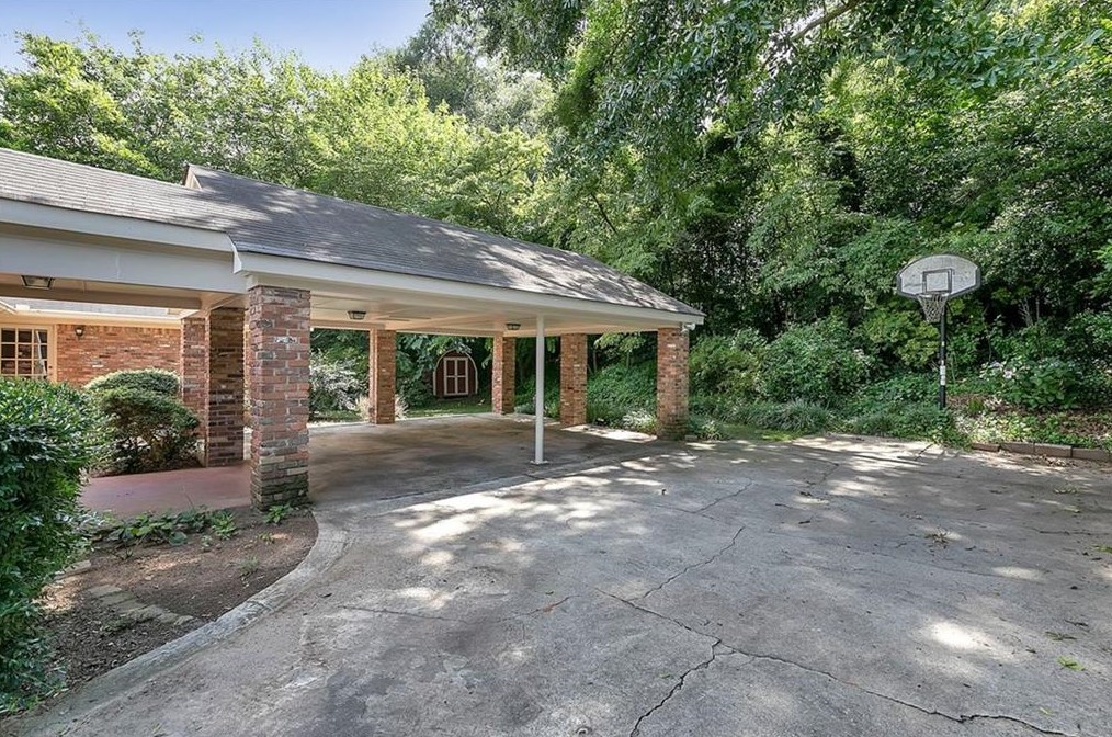 692 Superior Ave, Decatur GA  30033-5429 exterior