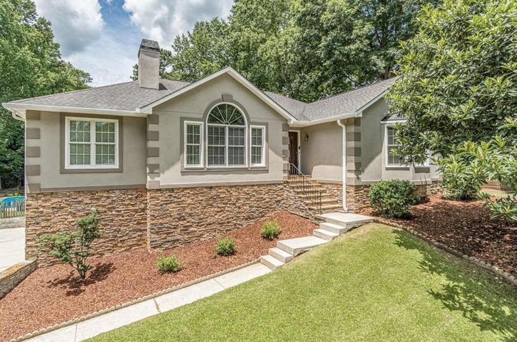 2170 Lakeway Dr, Dacula, GA 30019-1088