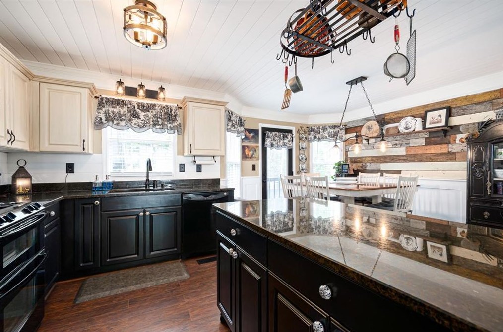 36 Amy Ln, Dallas GA  30157-7221 exterior