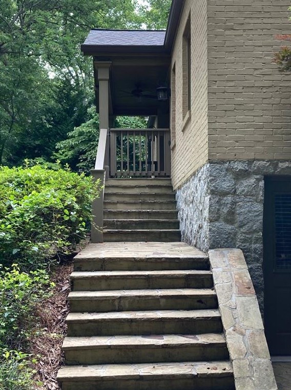 49 Putnam Cir, Atlanta GA  30342-4113 exterior