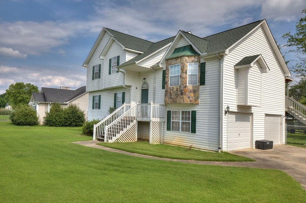 19 Hedgerow Ct, Euharlee, GA 30120-7845