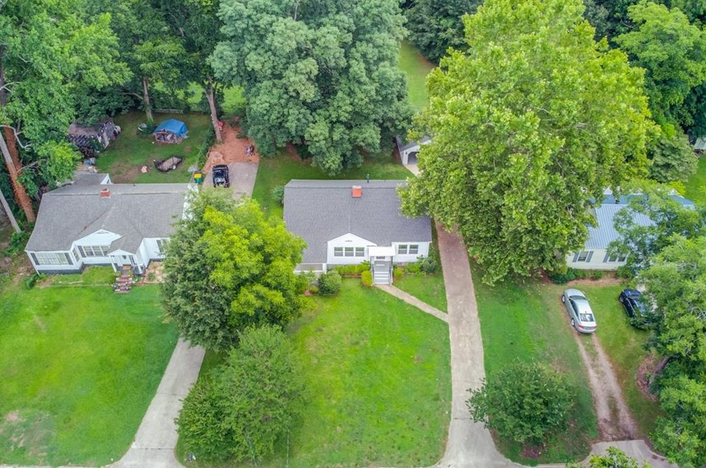 42 Stephens St, Winder, GA 30680-2112
